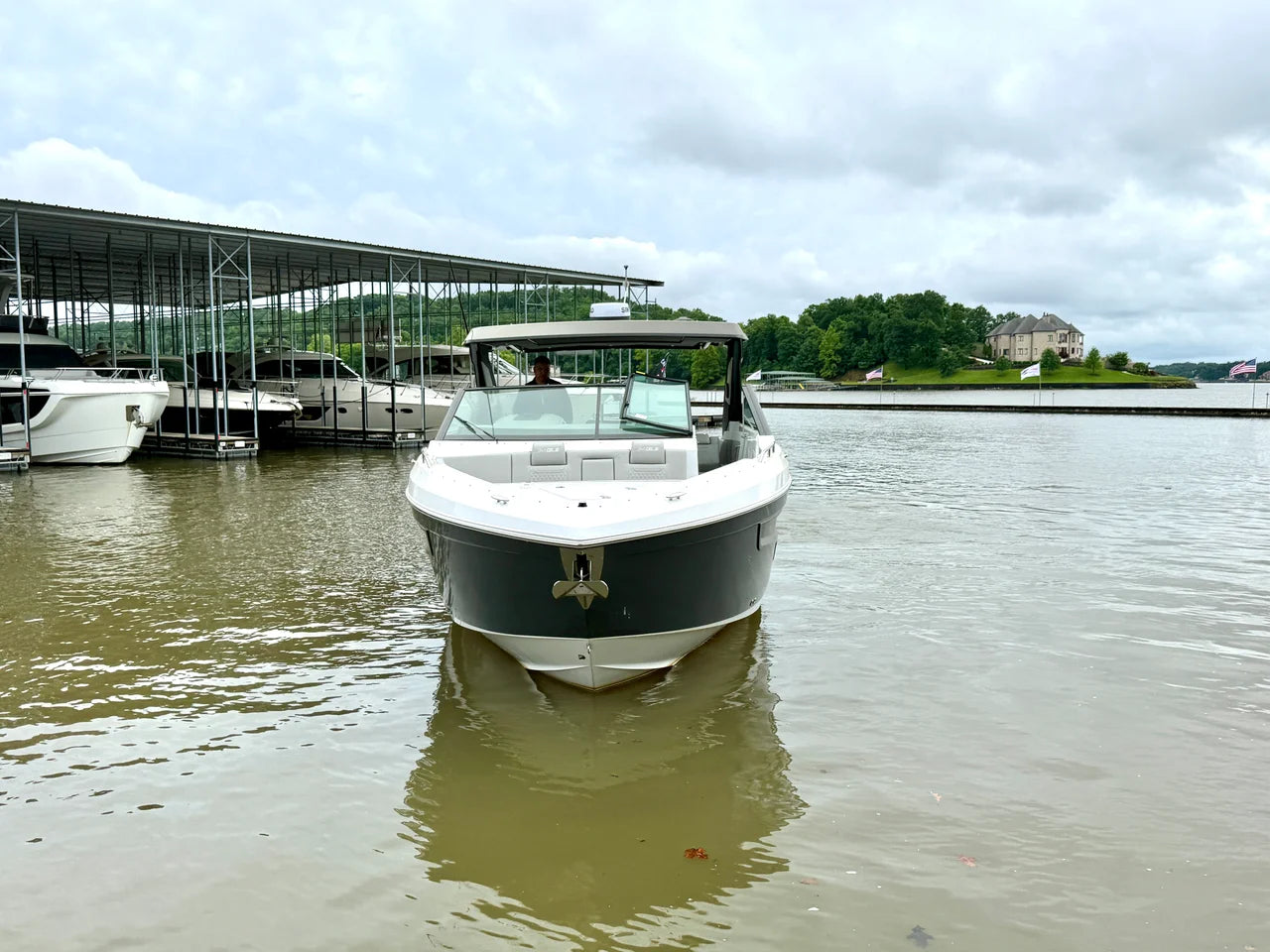 2026 Cruisers Yachts 34 GLS Outboard 34.0 feet, Lake Ozark, MO #4