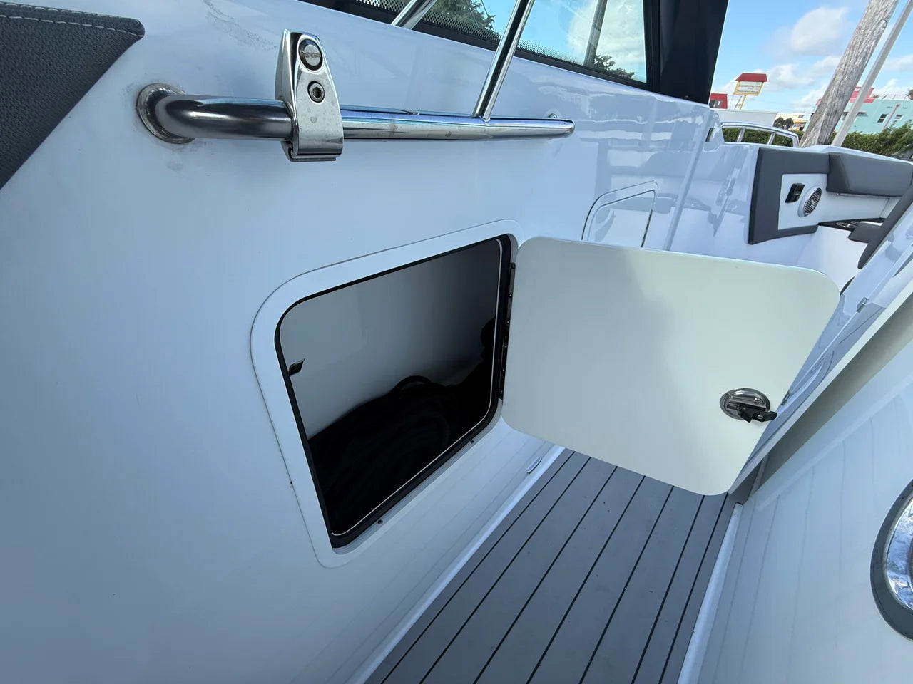 2022 Cruisers Yachts 34 GLS Outboard 34.0 feet, Miami, FL #29