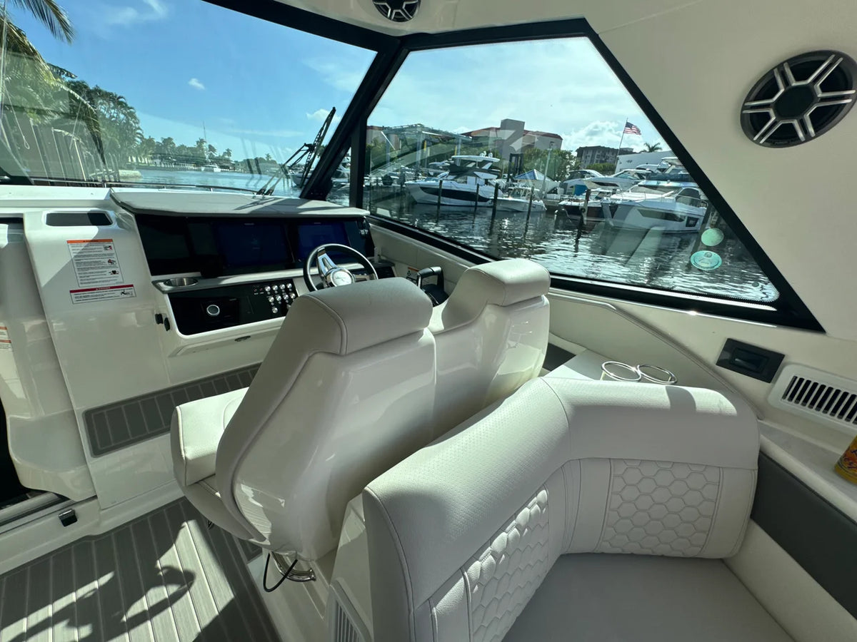 2027 Sea Ray Sundancer 320 Outboard 32.0 feet, Pompano Beach, Florida #21