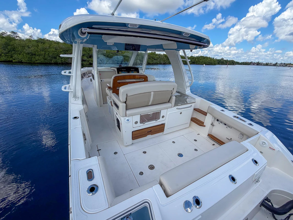 2027 Boston Whaler 350 Realm 35.0 feet, Fort Myers, FL #7