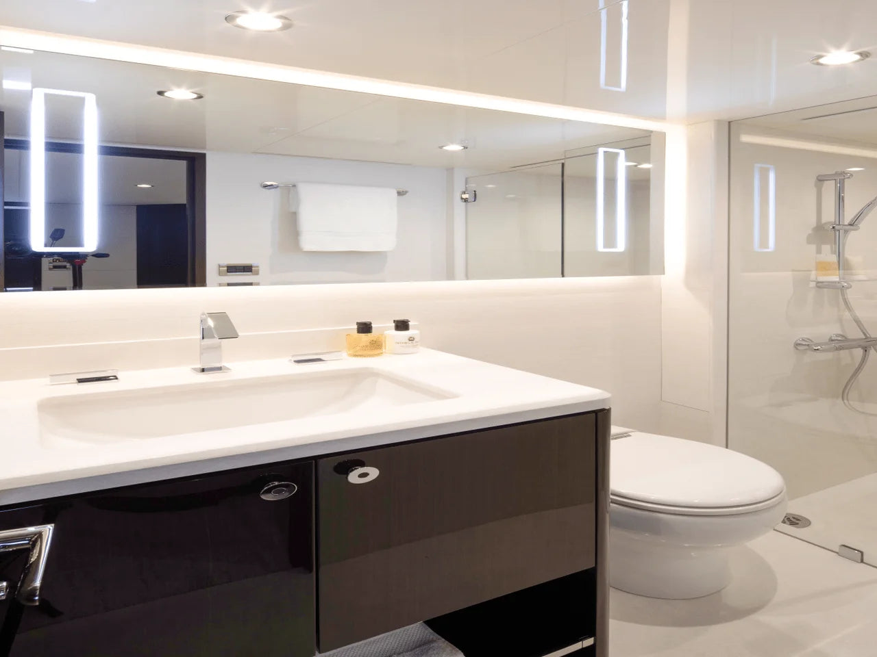 2026 Ocean Alexander 32L 106.0 feet, Hollywood, Florida #66