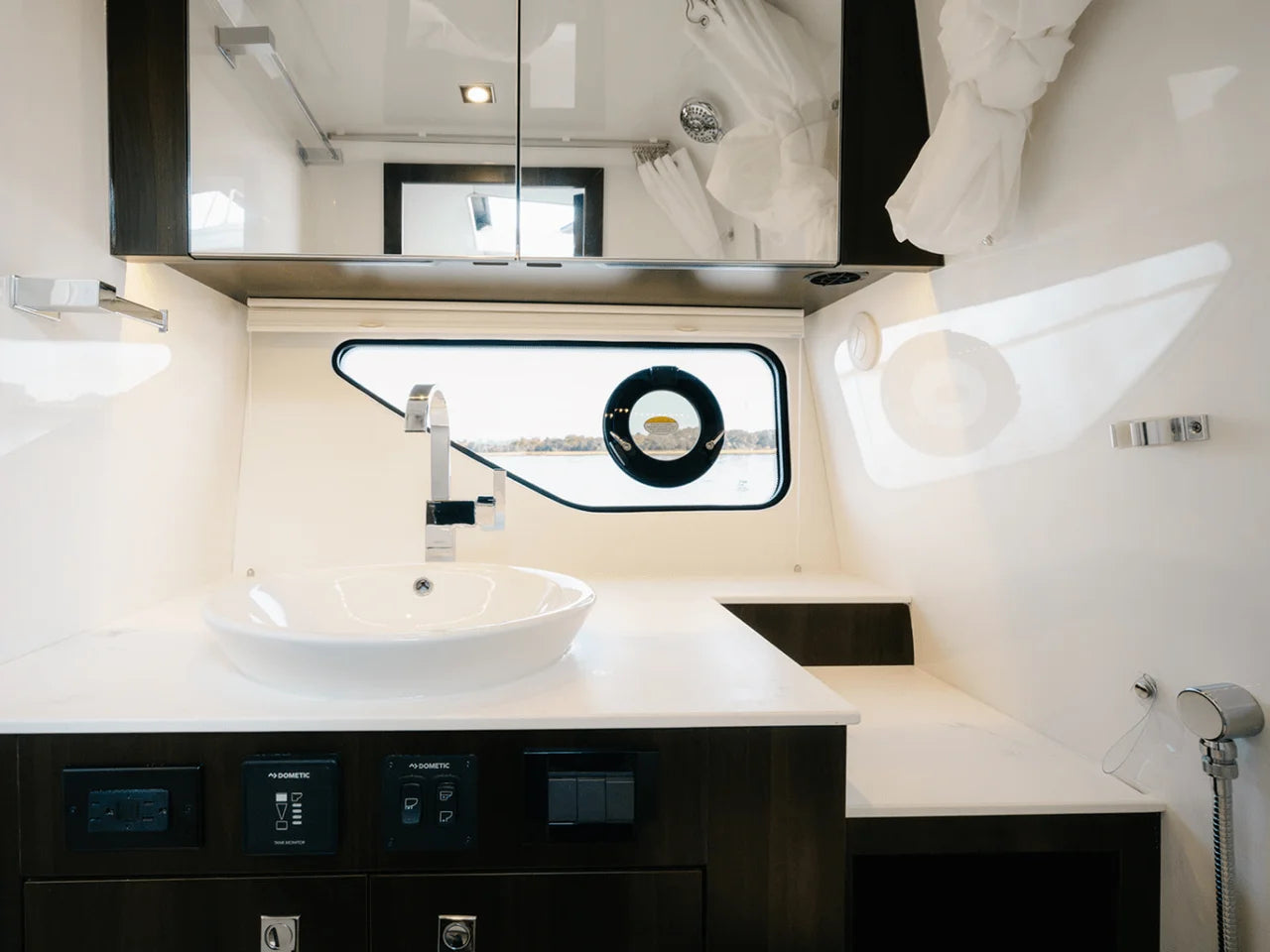 2025 Cruisers Yachts 38 GLS Outboard 38.0 feet, Charleston, SC #23