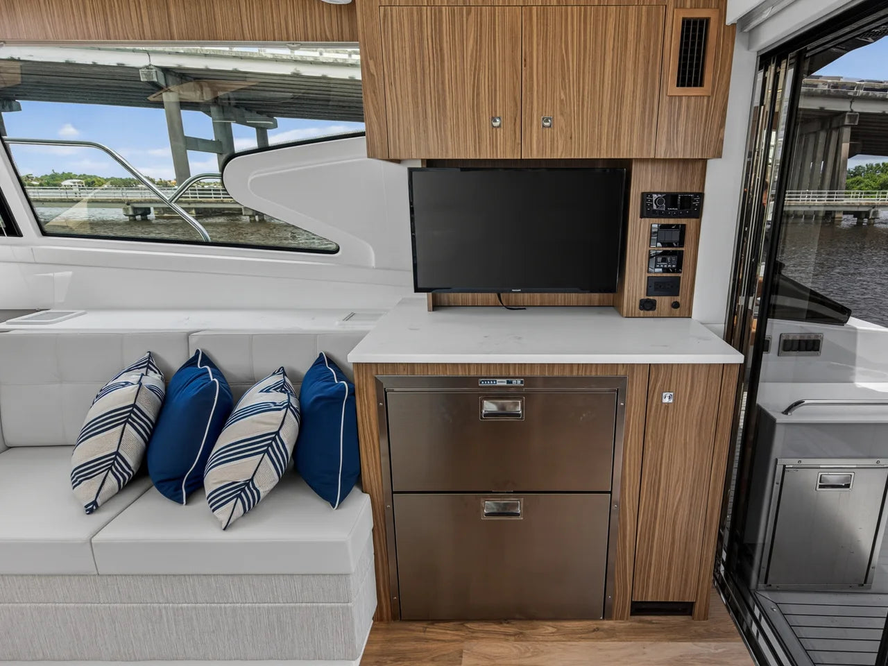 2026 Cruisers Yachts 46 Cantius 46.0 feet, Stuart, Florida #21