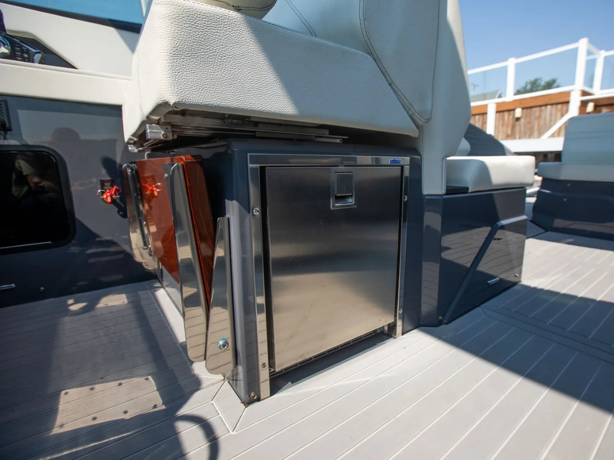 2024 Cruisers Yachts 38 GLS-OB SB 38.0 feet, Somers Point, New Jersey #52