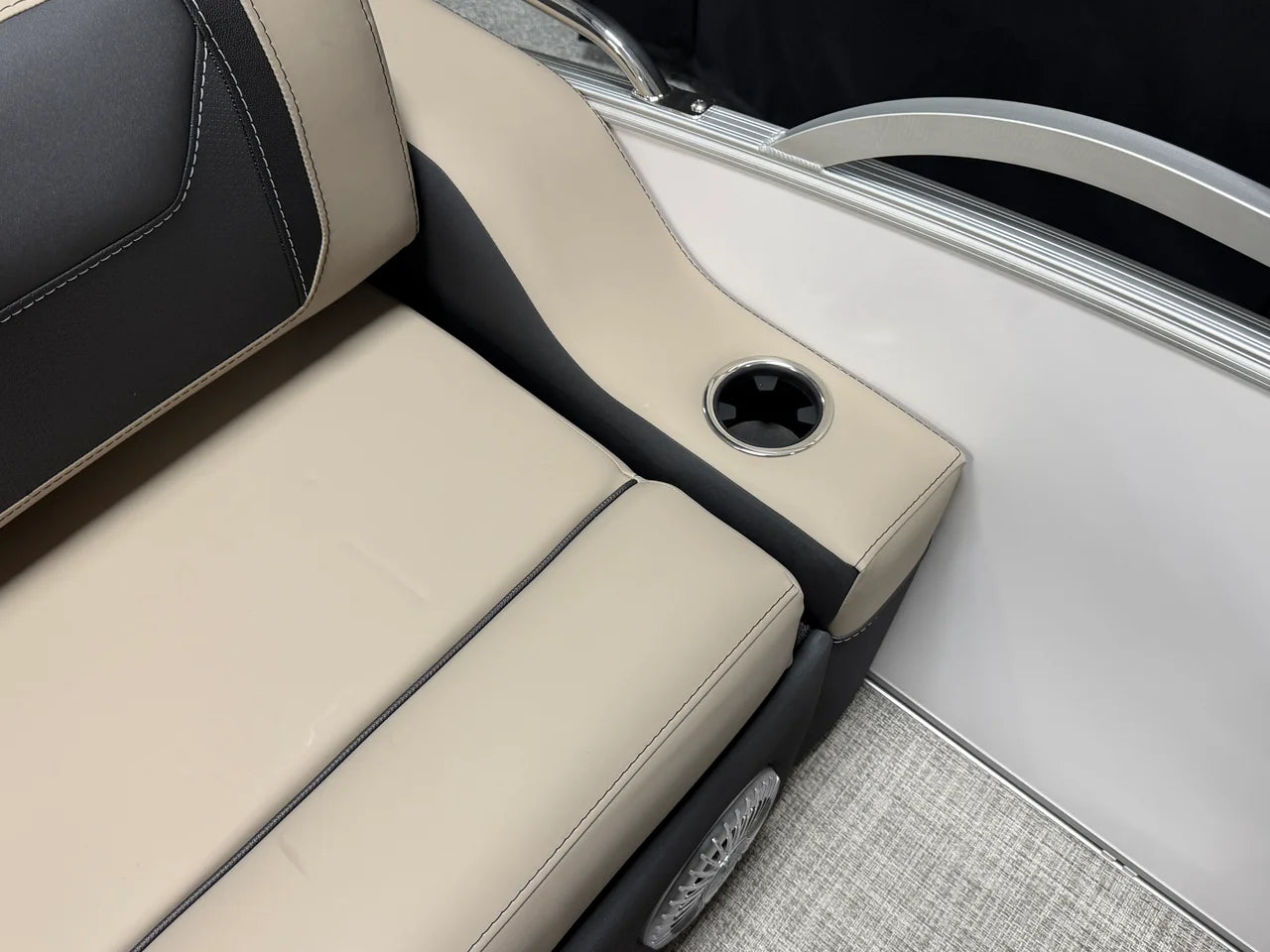 2027 Barletta CABRIO22UC 22.0 feet, Nisswa, Minnesota #63