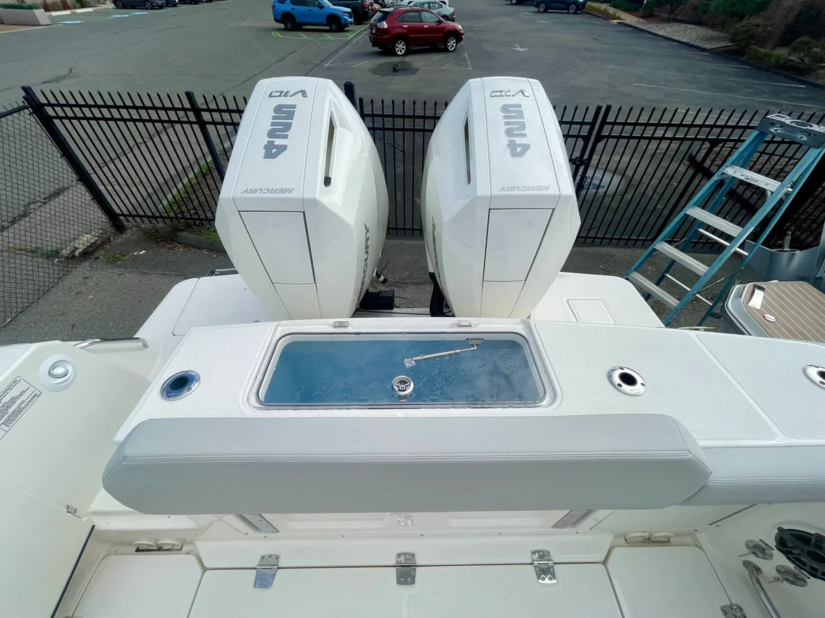 2027 Boston Whaler 330 Outrage 33.0 feet, Danvers, Massachusetts #2