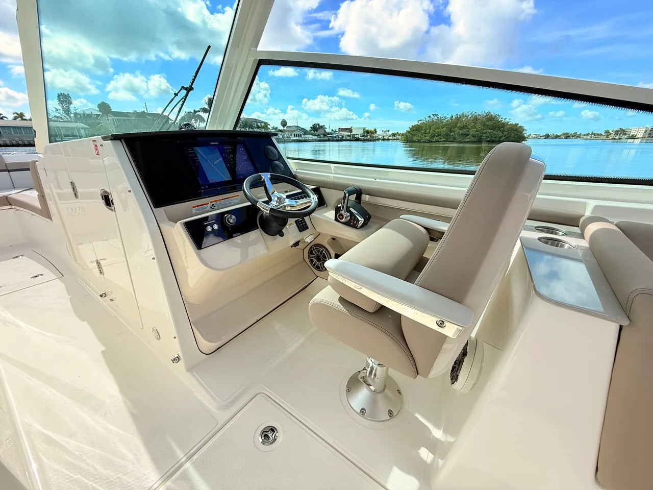 2027 Boston Whaler 330 Vantage 33.0 feet, St Petersburg, FL #50