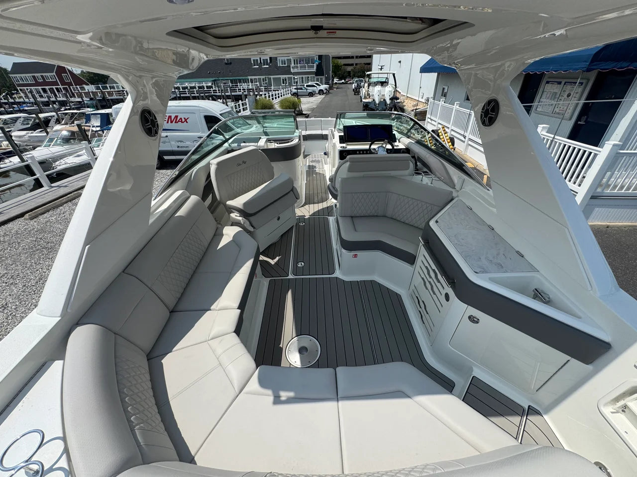 2027 Sea Ray SLX 310 Outboard 31.0 feet, Somers Point, New Jersey #7