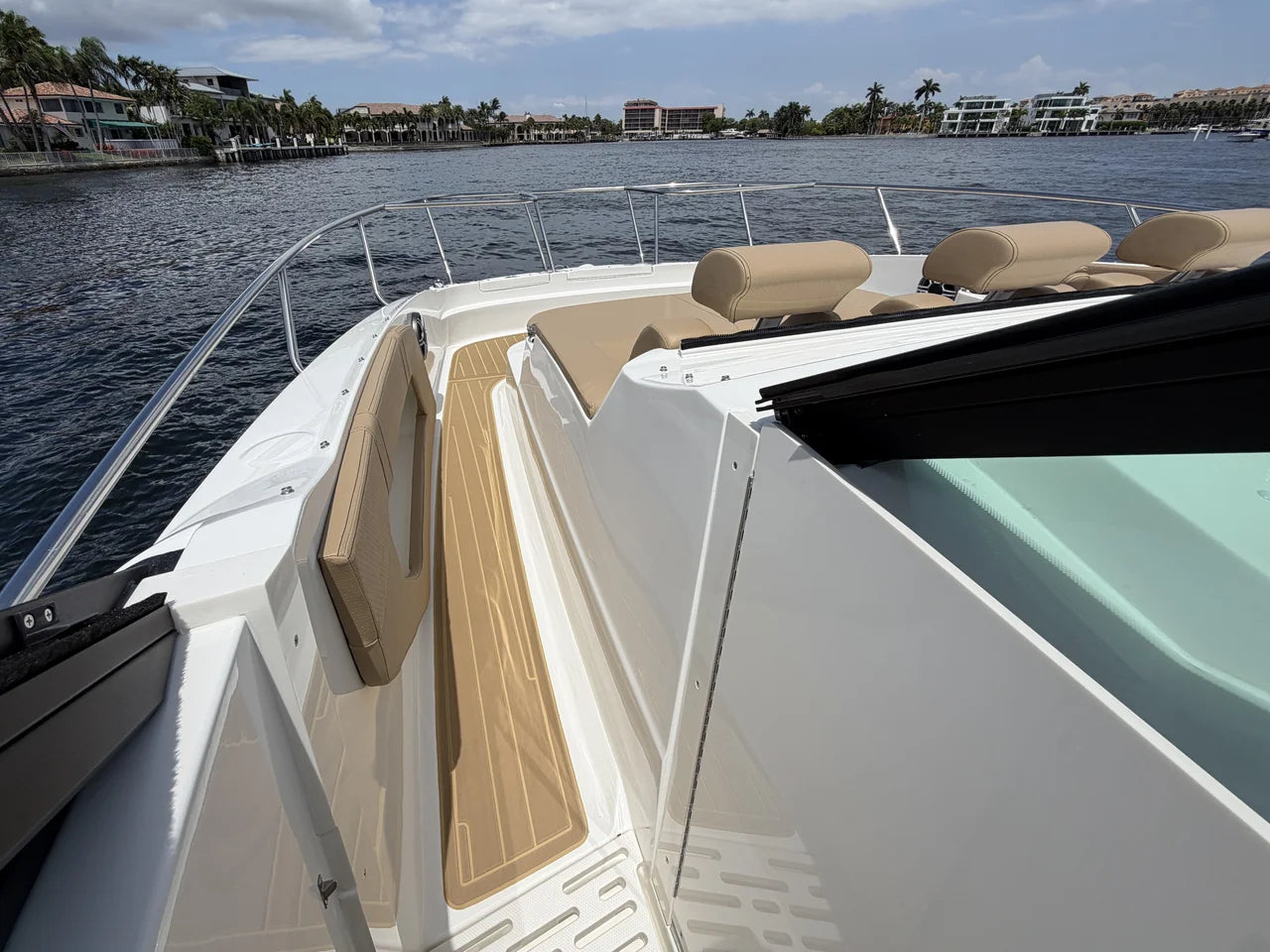 2026 Sea Ray Sundancer 320 Outboard 32.0 feet, Miami, FL #47