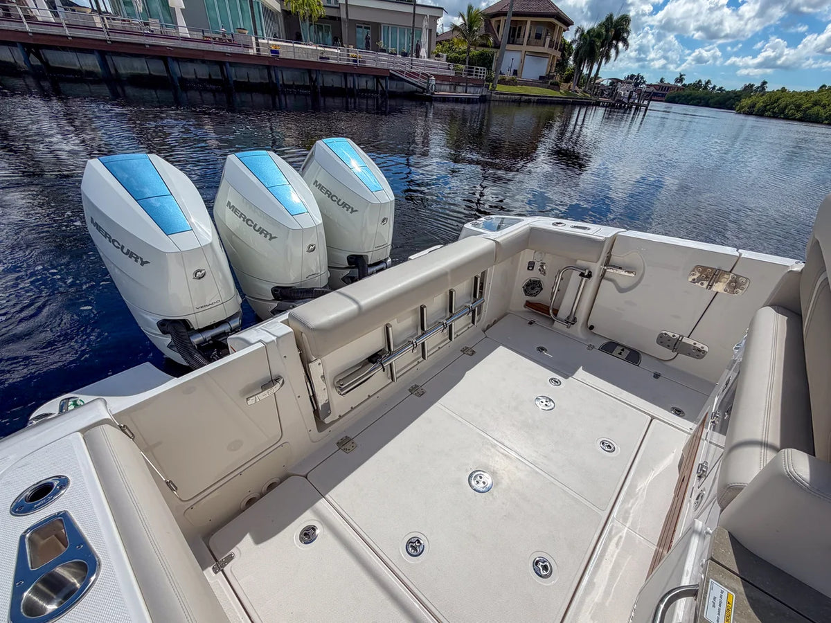 2027 Boston Whaler 350 Realm 35.0 feet, Fort Myers, FL #8