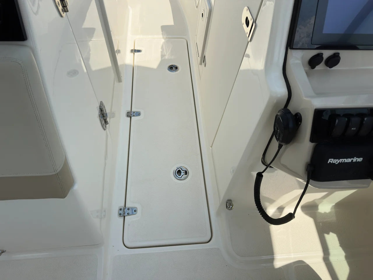 2022 Boston Whaler 240 VANTAGE 24.0 feet, Thunderbolt, GA #12