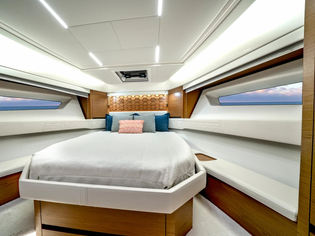 2026 Tiara Yachts 48 LE 48.0 feet, Inuvik, Northwest Territories #15