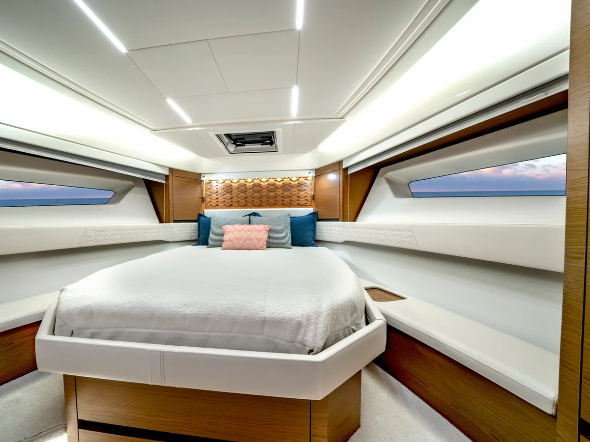 2027 Tiara Yachts 48 LE 48.0 feet, Inuvik, Northwest Territories #15