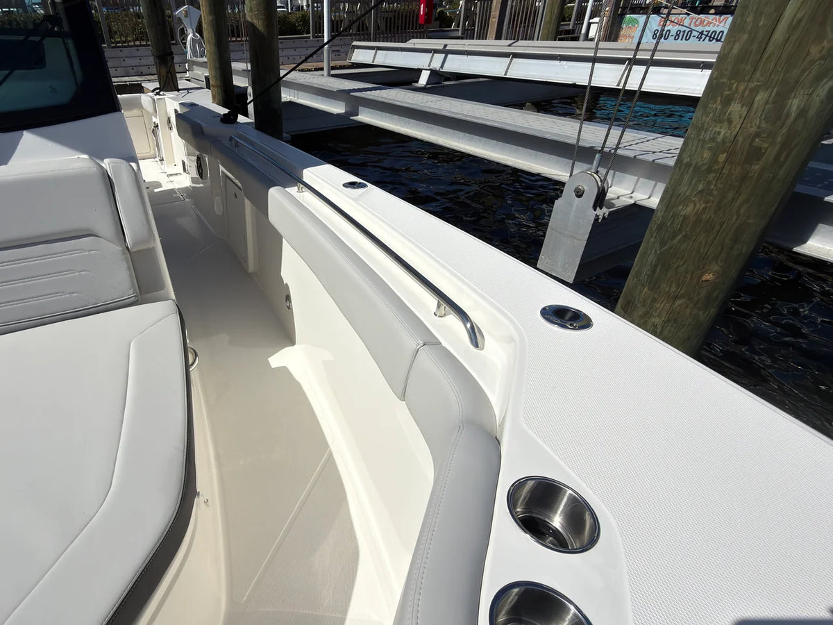 2027 Boston Whaler 330 Outrage 33.0 feet, Panama City, FL #17