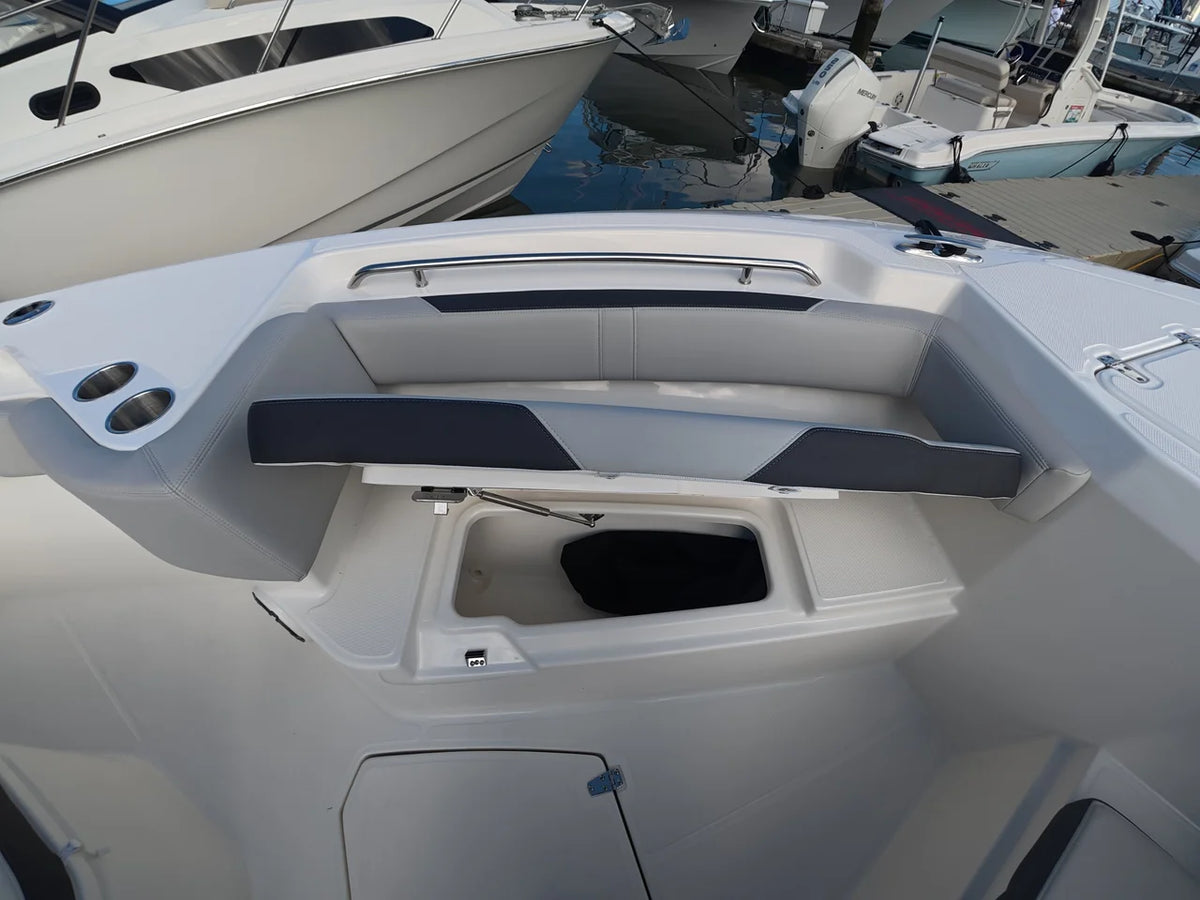 2027 Boston Whaler 330 Outrage 33.0 feet, Ocean View, NJ #23