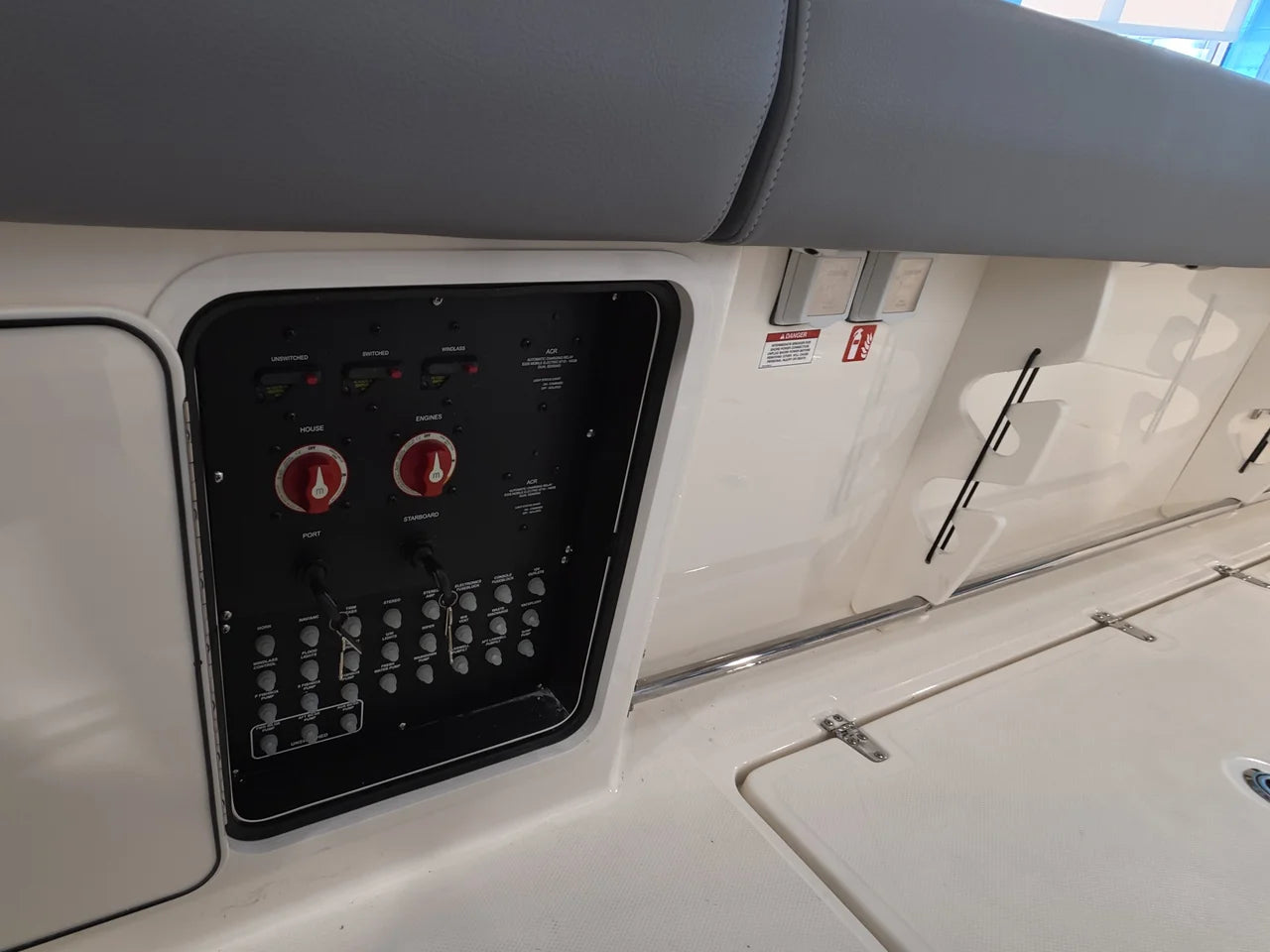 2026 Boston Whaler 330 Outrage 33.0 feet, Norwalk, Connecticut #11