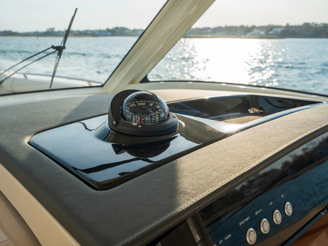 2026 Boston Whaler 350 Realm 35.0 feet, Wrightsville Beach, North Carolina #21