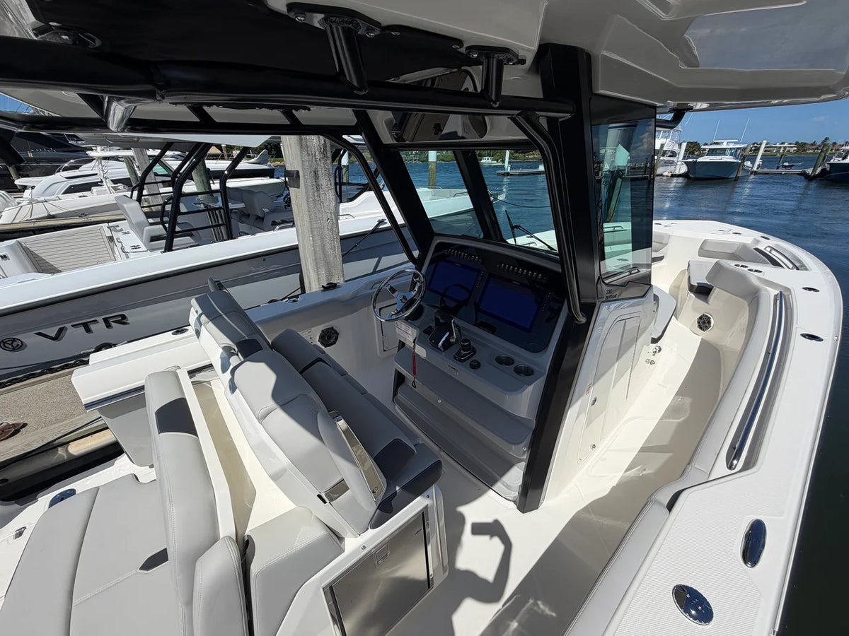 2026 Boston Whaler 330 Outrage 33.0 feet, Jupiter, Florida #33
