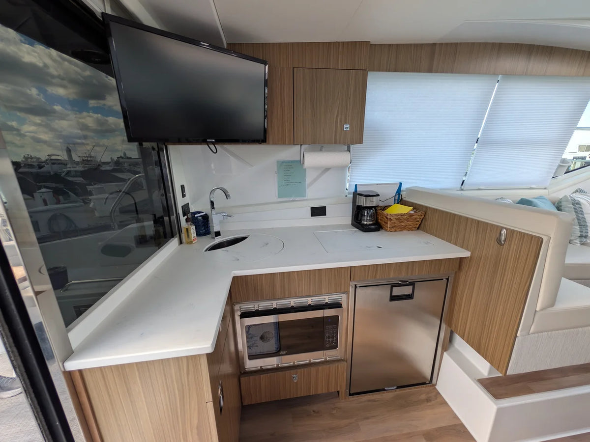 2025 Cruisers Yachts 42 CANTIUS 43.0 feet, Grasonville, MD #42