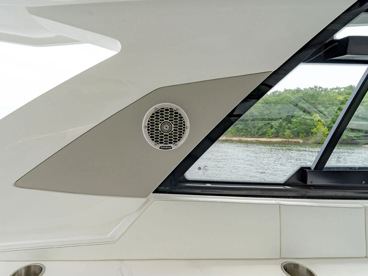 2027 Cruisers Yachts 42 GLS Outboard 42.0 feet, Lake Ozark, MO #24