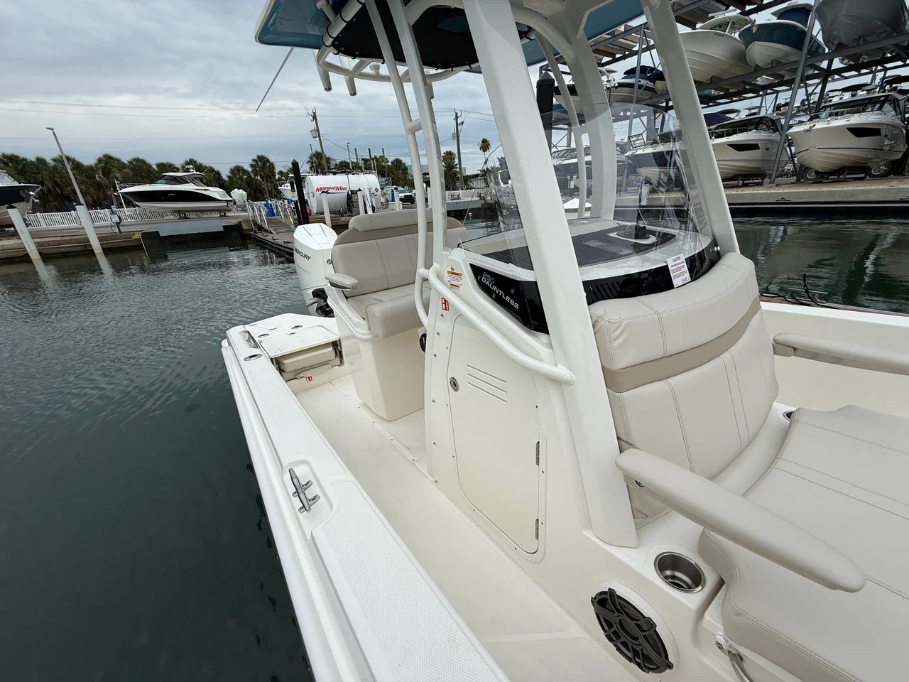 2026 Boston Whaler 250 Dauntless 25.0 feet, Sarasota, FL #10