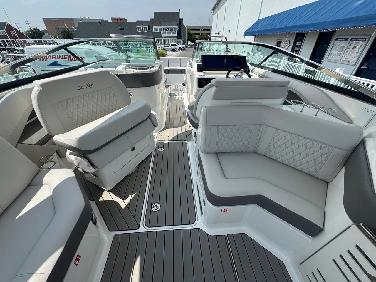 2027 Sea Ray SLX 310 Outboard 31.0 feet, Somers Point, New Jersey #17