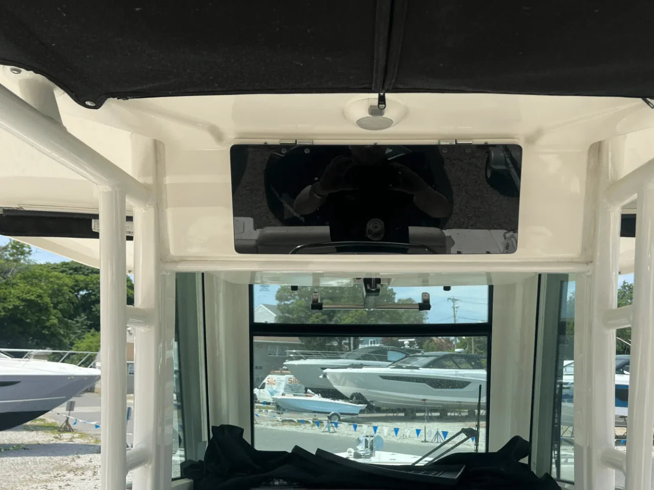 2022 Boston Whaler 250 OUTRAGE 25.0 feet, Quincy, MA #10