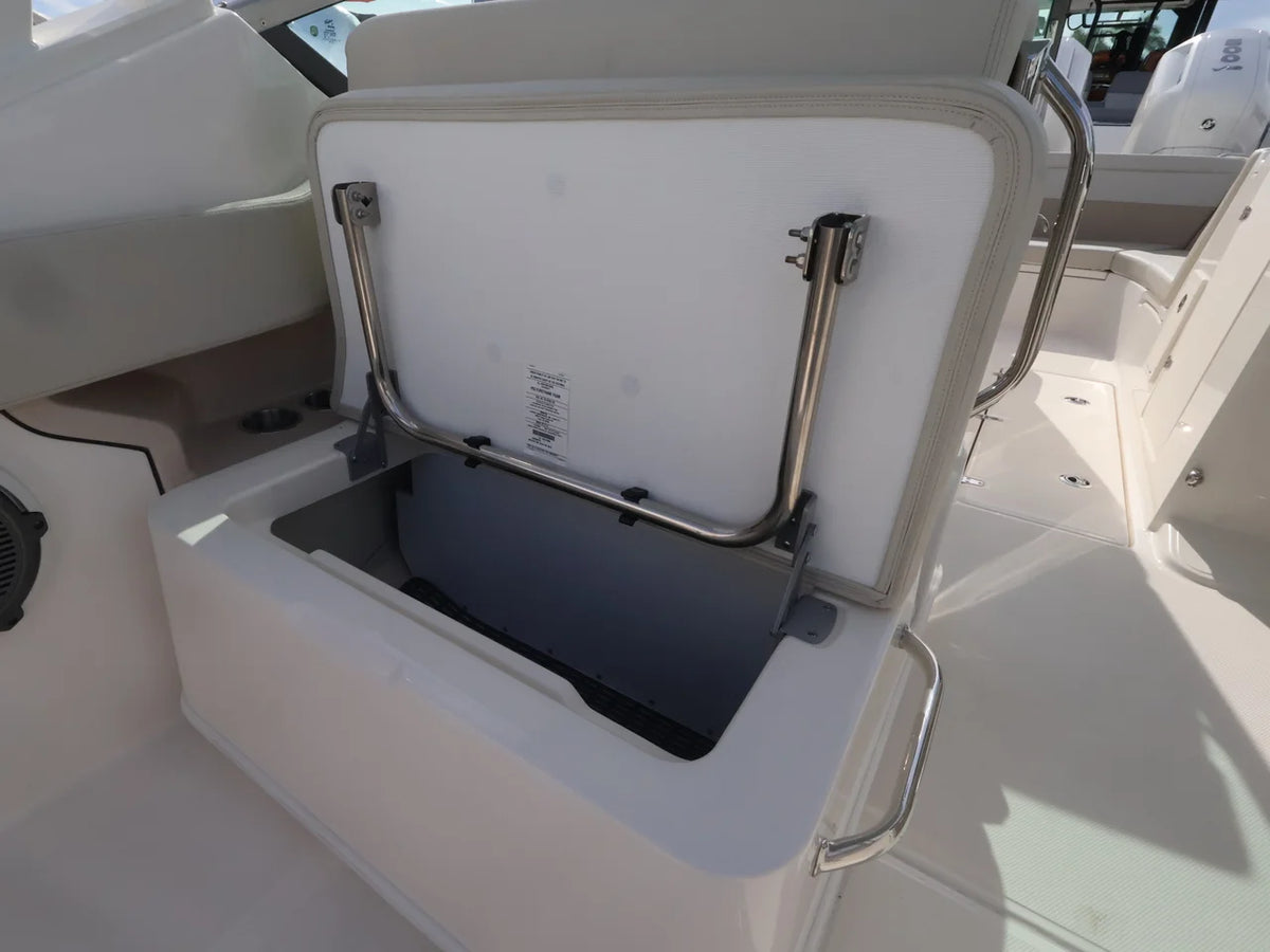 2027 Boston Whaler 240 Vantage 24.0 feet, Naples, Florida #17