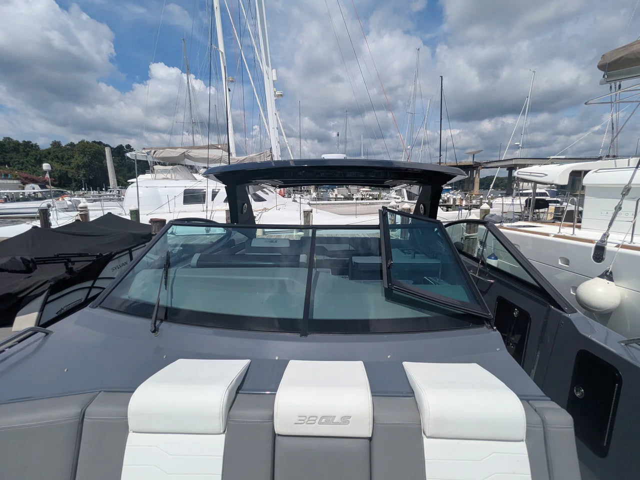 2024 Cruisers Yachts 38 GLS-OB 38.0 feet, Grasonville, MD #38