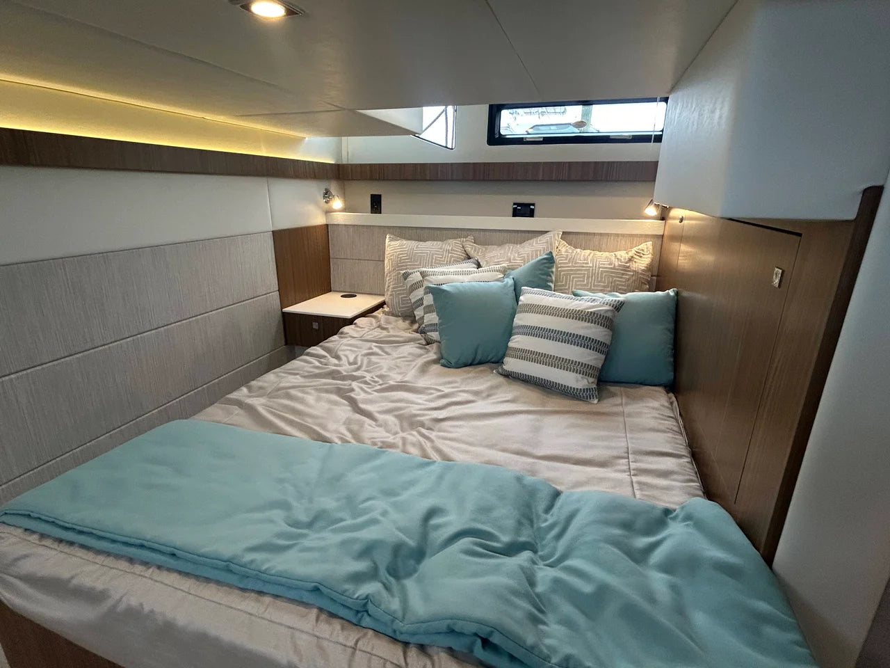 2026 Cruisers Yachts 42 Cantius 42.0 feet, Grasonville, MD #55