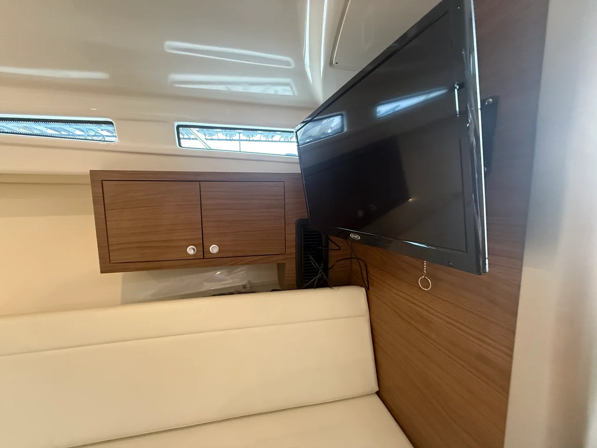 2024 Boston Whaler 325 CONQUEST 32.0 feet, Sarasota, FL #29