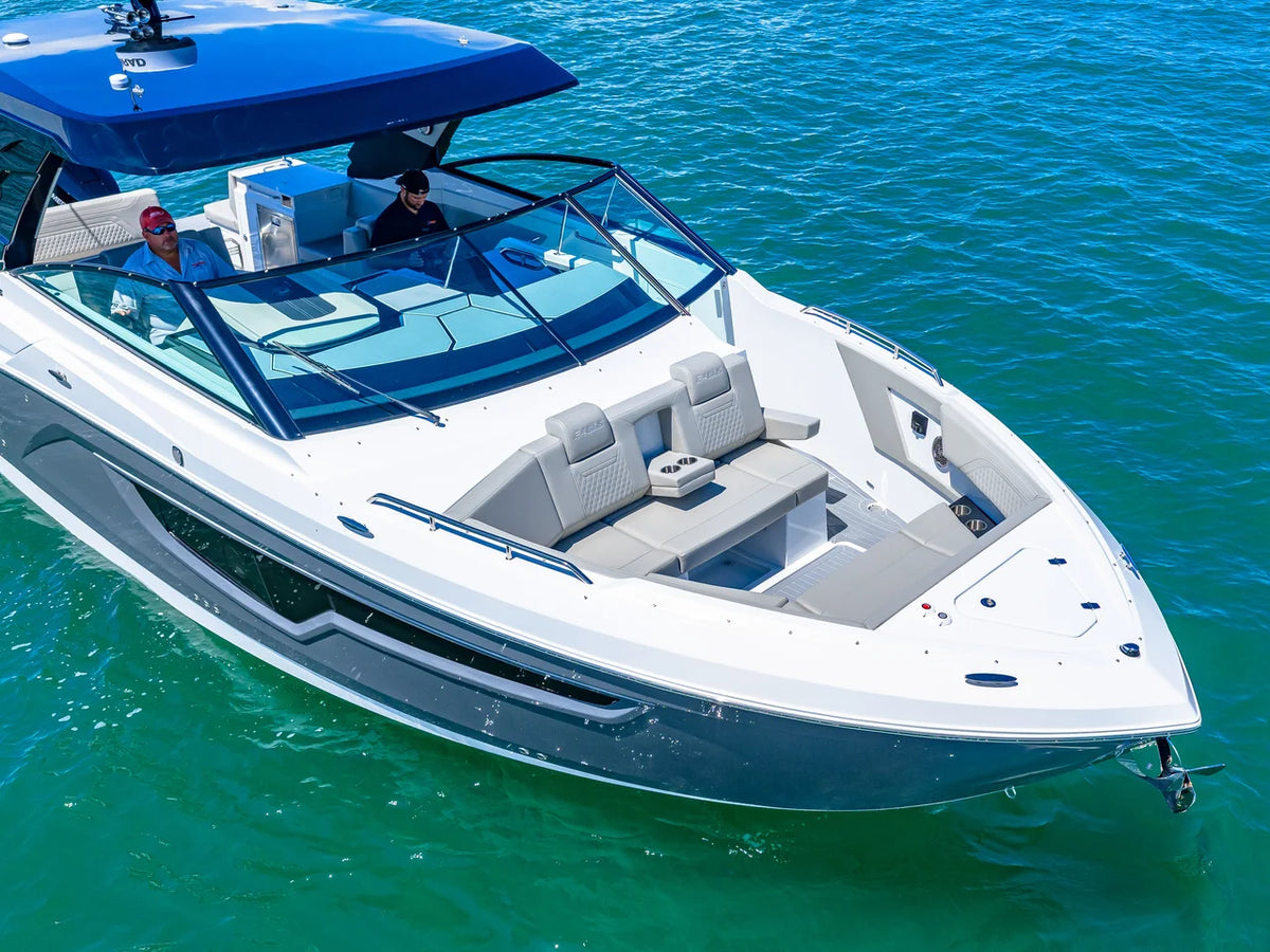 2027 Cruisers Yachts 34 GLS Outboard 34.0 feet, Venice, Florida #5