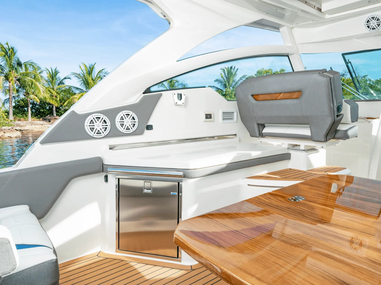 2025 Tiara Yachts LX 34 34.0 feet, Inuvik, Northwest Territories #44