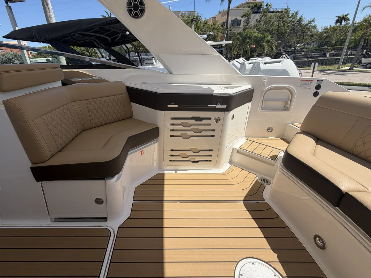 2026 Sea Ray SLX 310 Outboard 31.0 feet, Pompano Beach, Florida #15