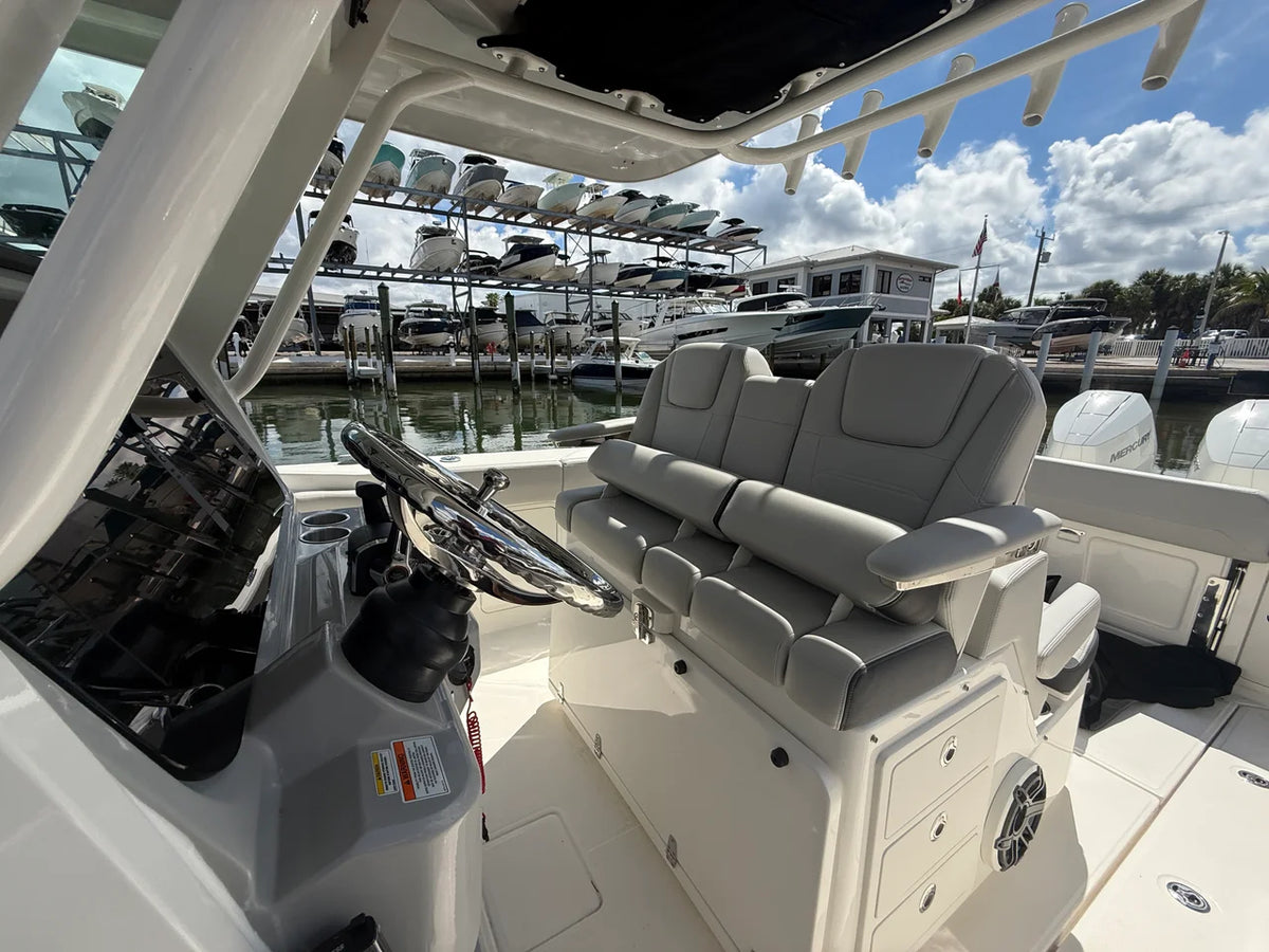 2026 Boston Whaler 330 Outrage 33.0 feet, Sarasota, FL #19