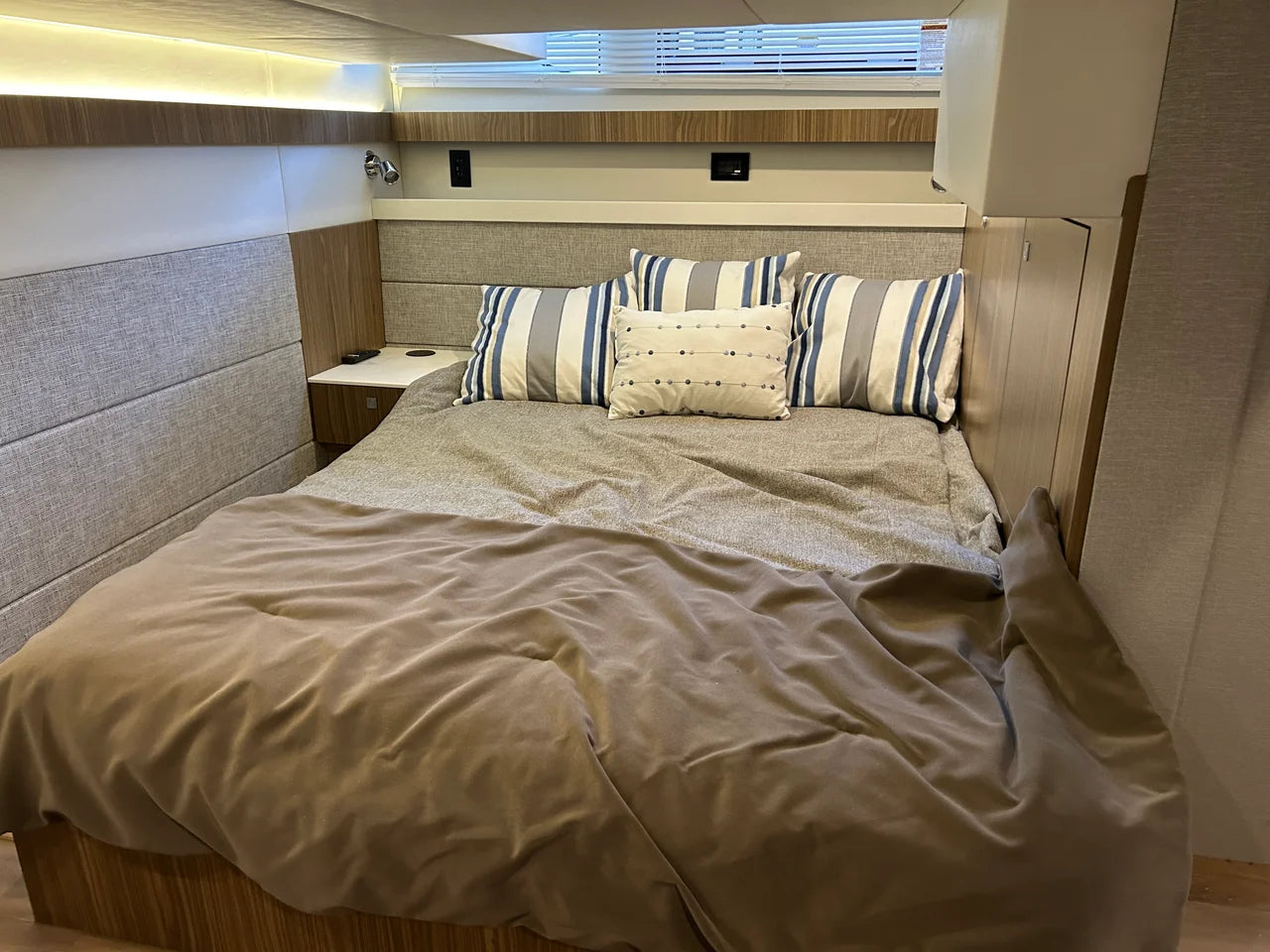 2024 Cruisers Yachts 42 Cantius 42.0 feet, Osage Beach, Missouri #24