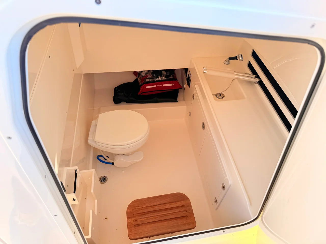 2026 Boston Whaler 330 Outrage 33.0 feet, St Petersburg, FL #40