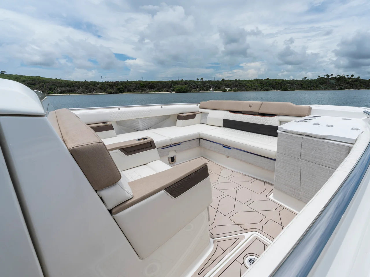 2027 Ducari 37 XIV 37.0 feet, Jupiter, Florida #55