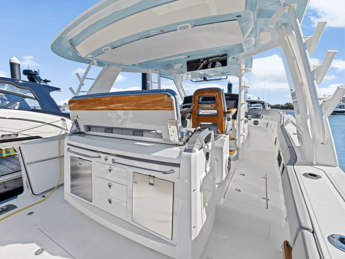 2026 Boston Whaler 420 Outrage 42.0 feet, Quincy, MA #17
