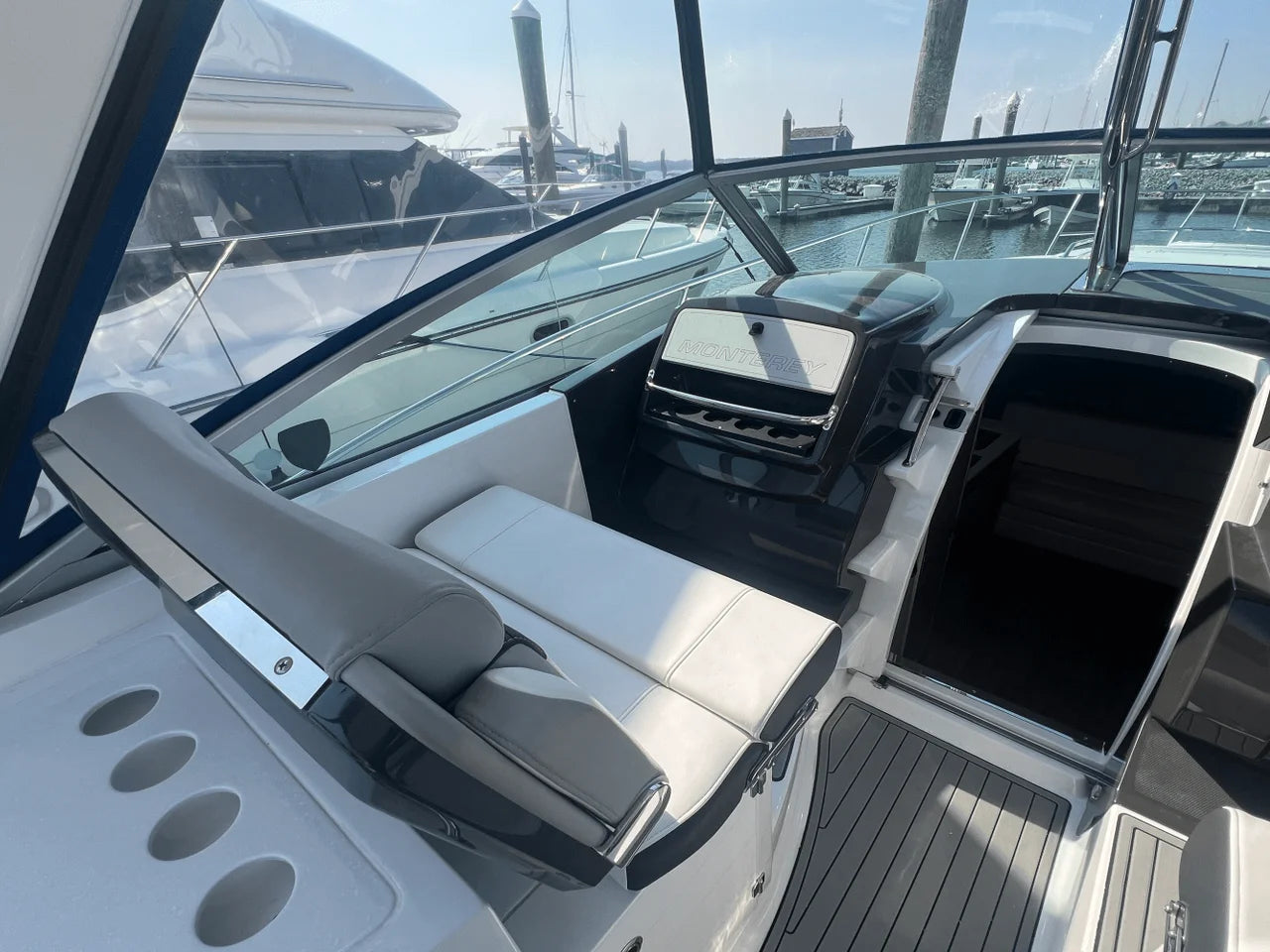 2021 Monterey 335 SPORT YACHT 33.0 feet, Wakefield, RI #21
