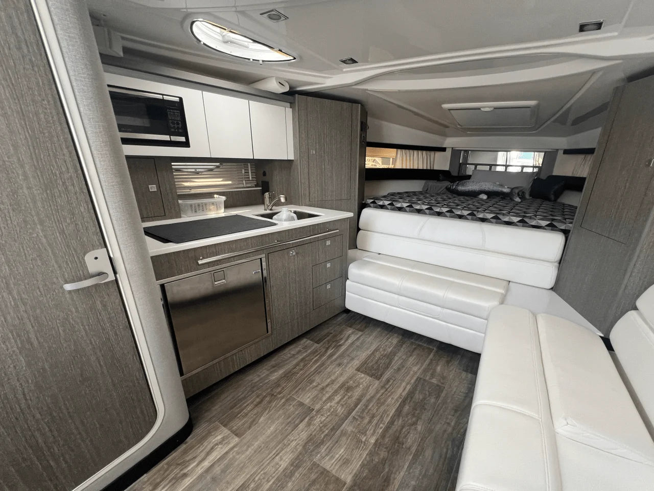 2021 Monterey 335 SPORT YACHT 33.0 feet, Wakefield, RI #31