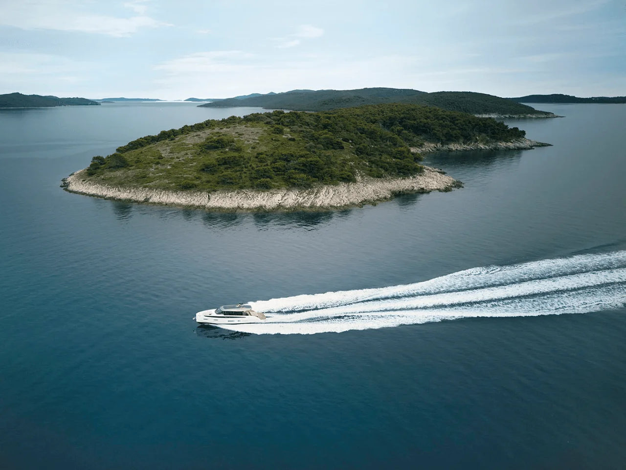 2026 Azimut Seadeck 6 56.583 feet, Inuvik, Northwest Territories #11