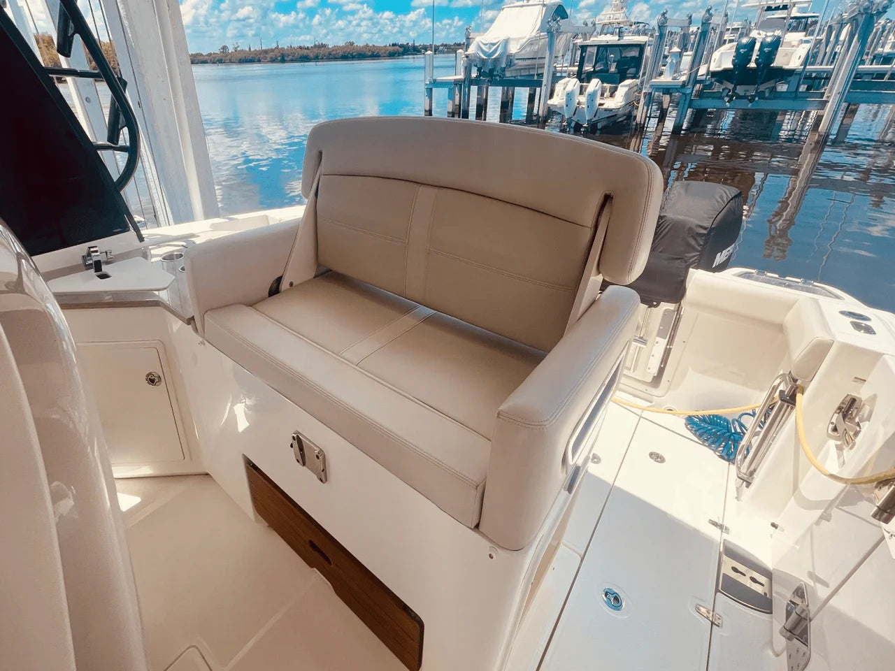 2023 Boston Whaler 350 REALM 35.0 feet, Stuart, FL #24