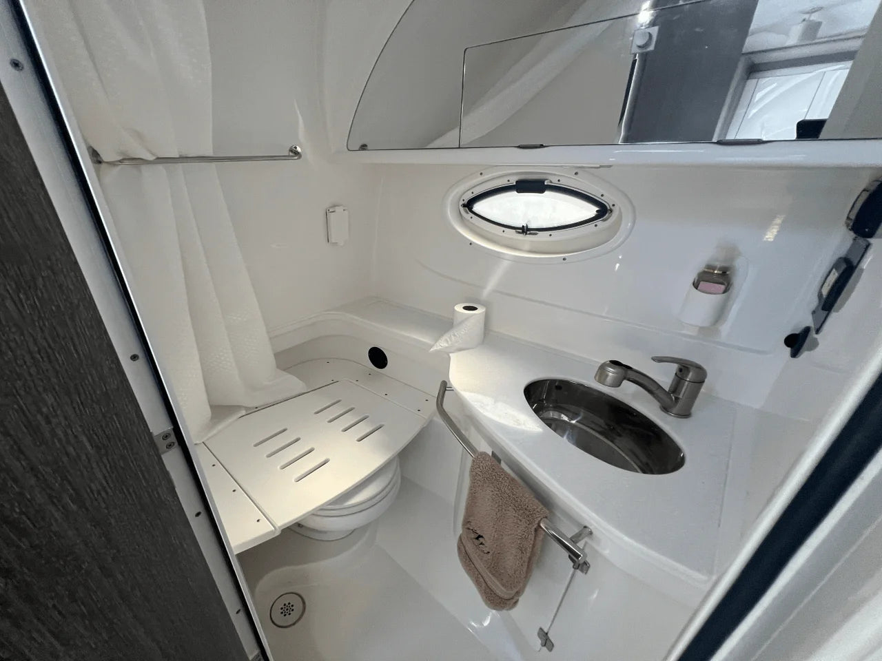 2021 Monterey 335 SPORT YACHT 33.0 feet, Wakefield, RI #36