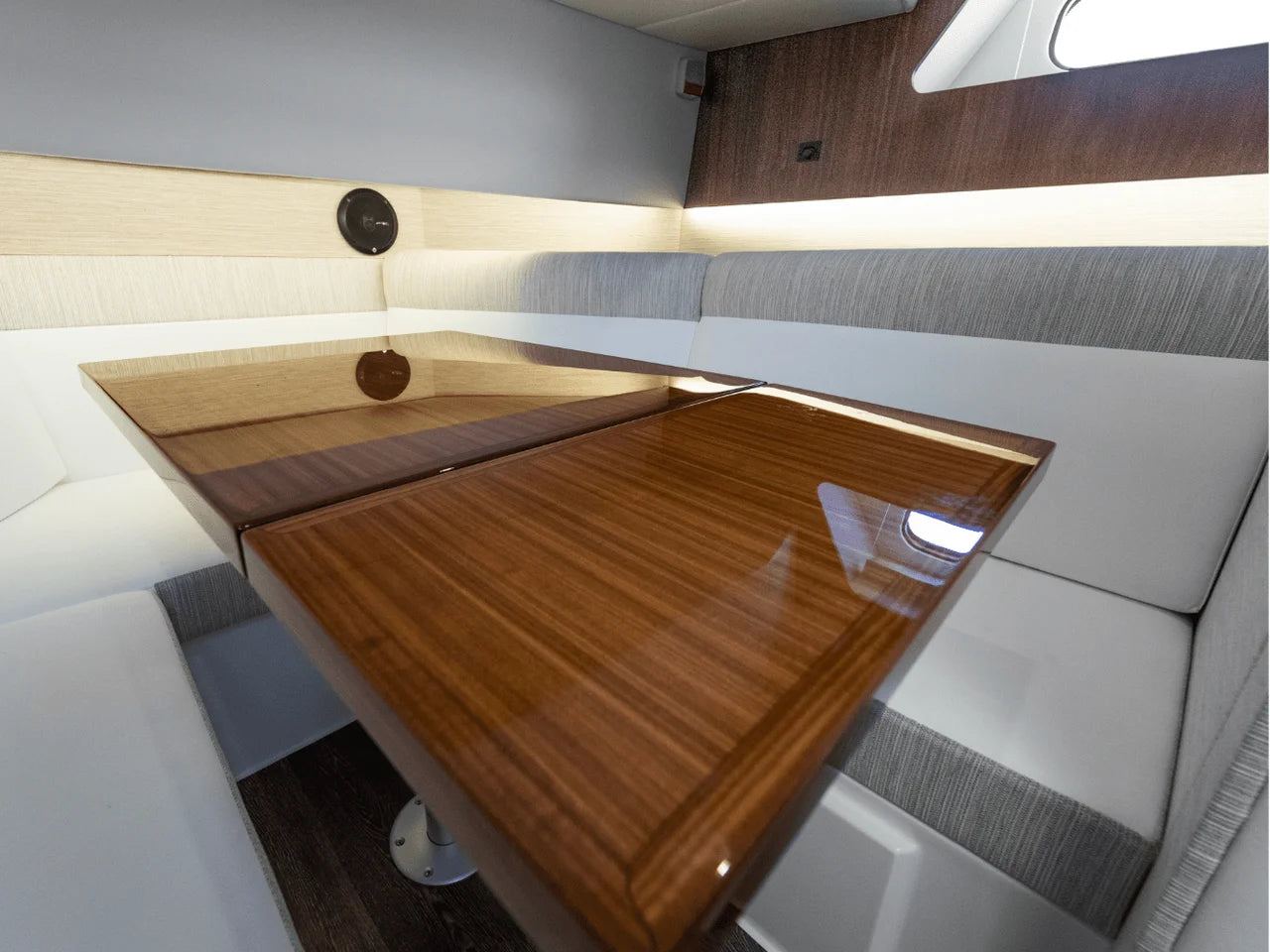 2026 Cruisers Yachts 38 GLS Outboard 38.0 feet, Inuvik, Northwest Territories #103