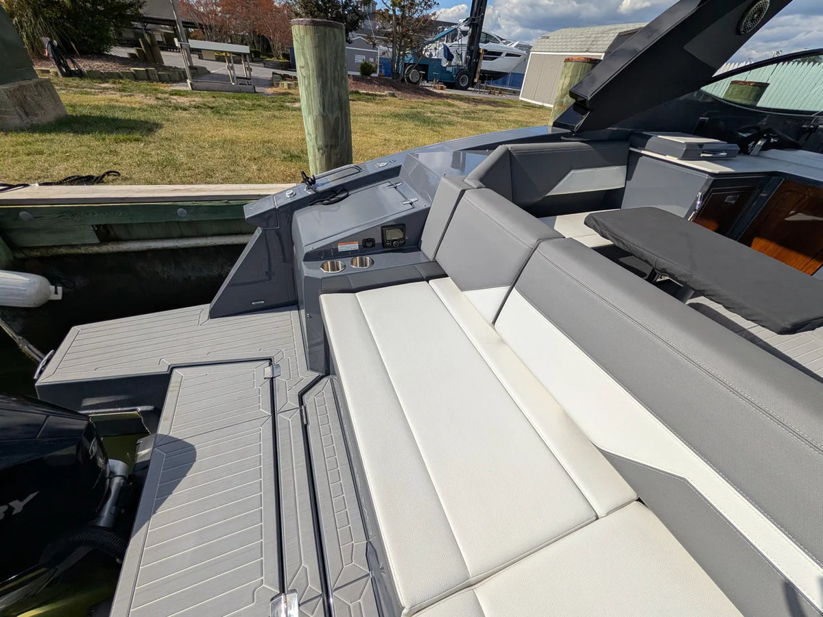 2024 Cruisers Yachts 38 GLS-OB 38.0 feet, Grasonville, MD #15