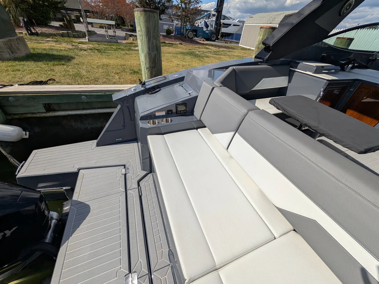 2024 Cruisers Yachts 38 GLS-OB 38.0 feet, Grasonville, MD #15