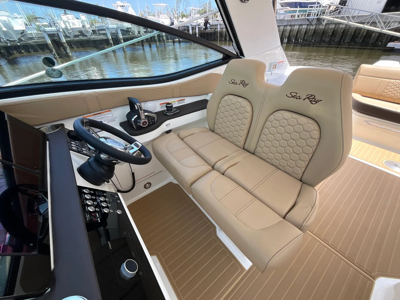 2026 Sea Ray Sundancer 320 Outboard 32.0 feet, Jacksonville Beach, Florida #8