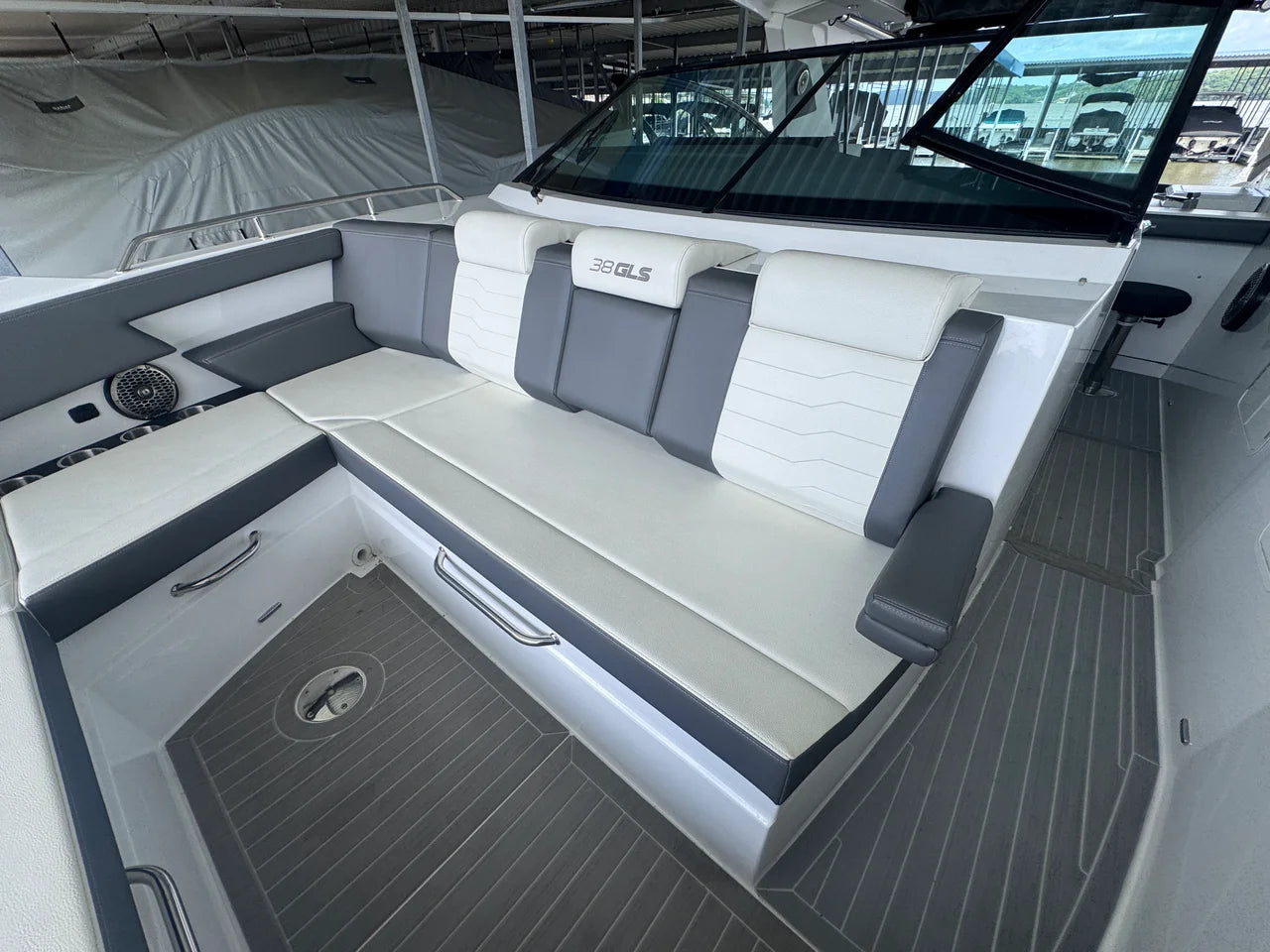 2023 Cruisers Yachts 38 GLS 38.0 feet, Lake Ozark, MO #21