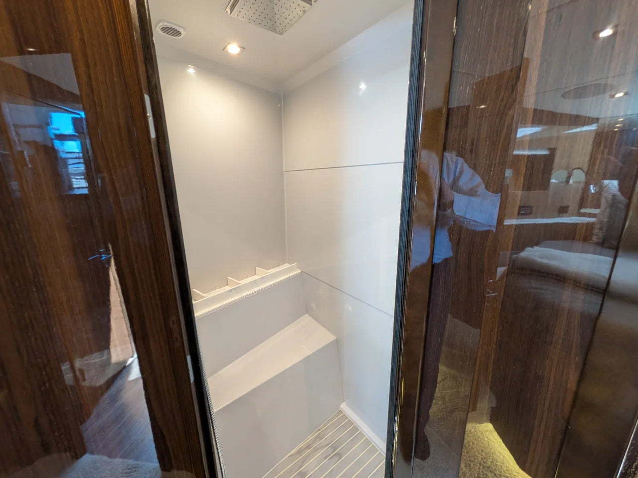 2022 Cruisers Yachts 54 Cantius 54.0 feet, Grasonville, MD #121